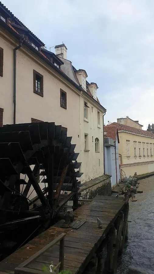 Apartment Laxmi Happy Home In Prague